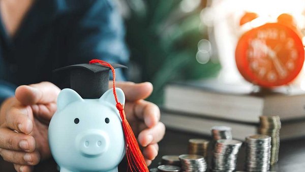 Dalla laurea alla pensione Dalla laurea alla pensione